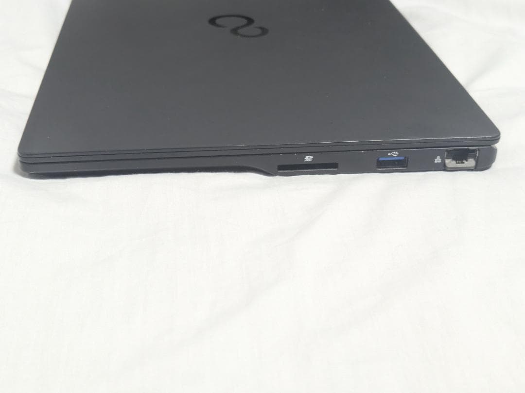 富士通 WU-X/E3 RAM16gb SSD256gb