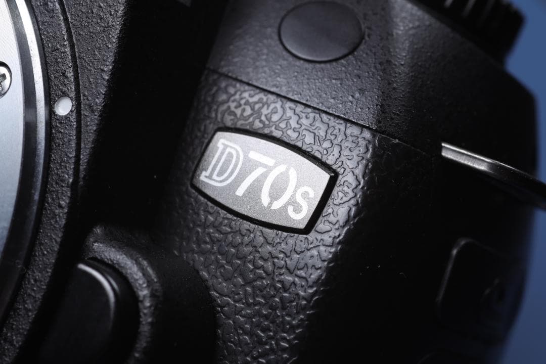 [#734] ニコン NIKON D70S & AF NIKKOR 28-80