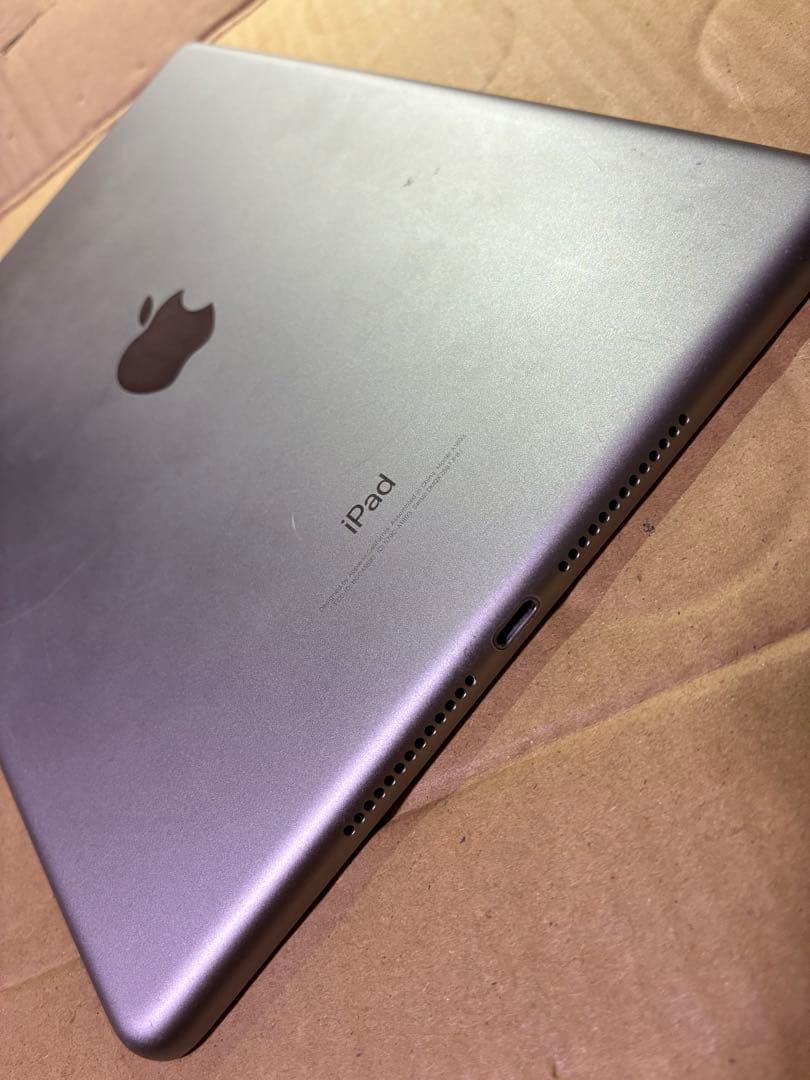 iPad 第6世代 32GB Wi-Fiモデル 本体のみ　【バッテリー交換済み】