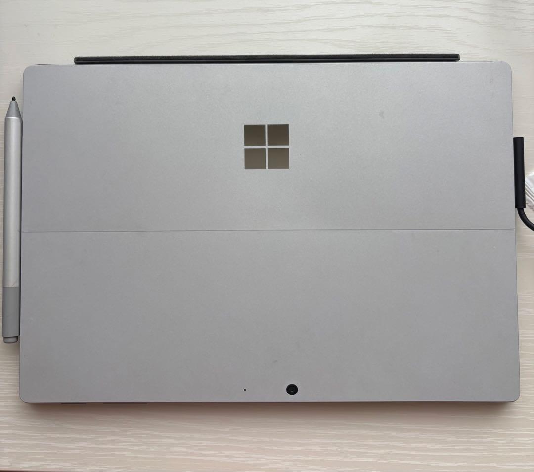 Microsoft Surface タブレットパソコン　充電器付き