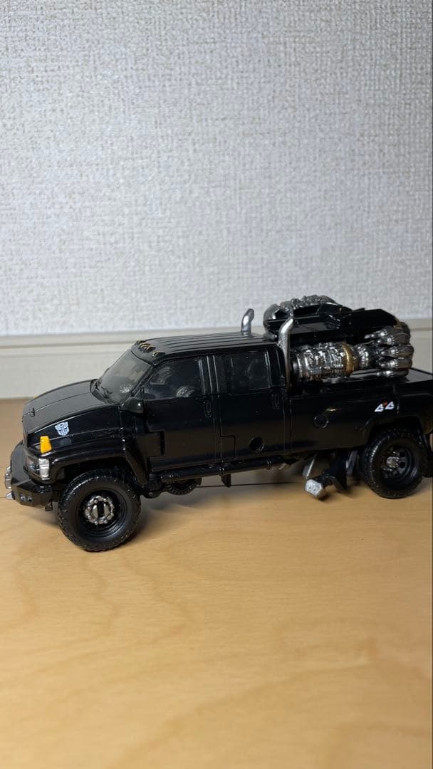 トランスフォマー　アイアンハイド　Custom SS-15 ironhide