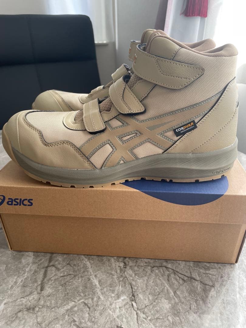 限定カラー　27.0 ASICS WINJOB CP216 TOUGH