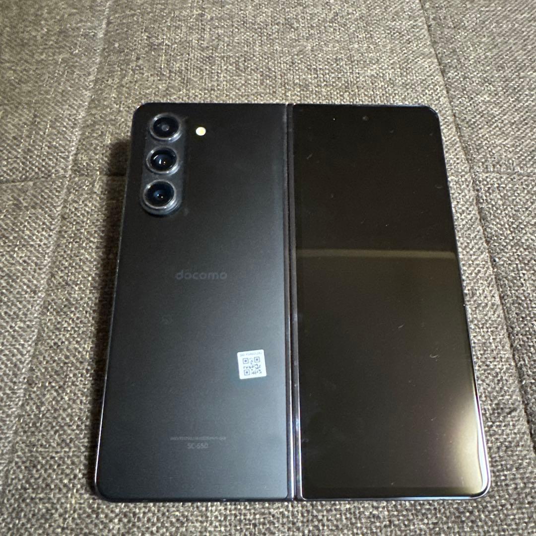 GALAXY z Fold5 ブラック　256 美品　専用ケース付き　本体