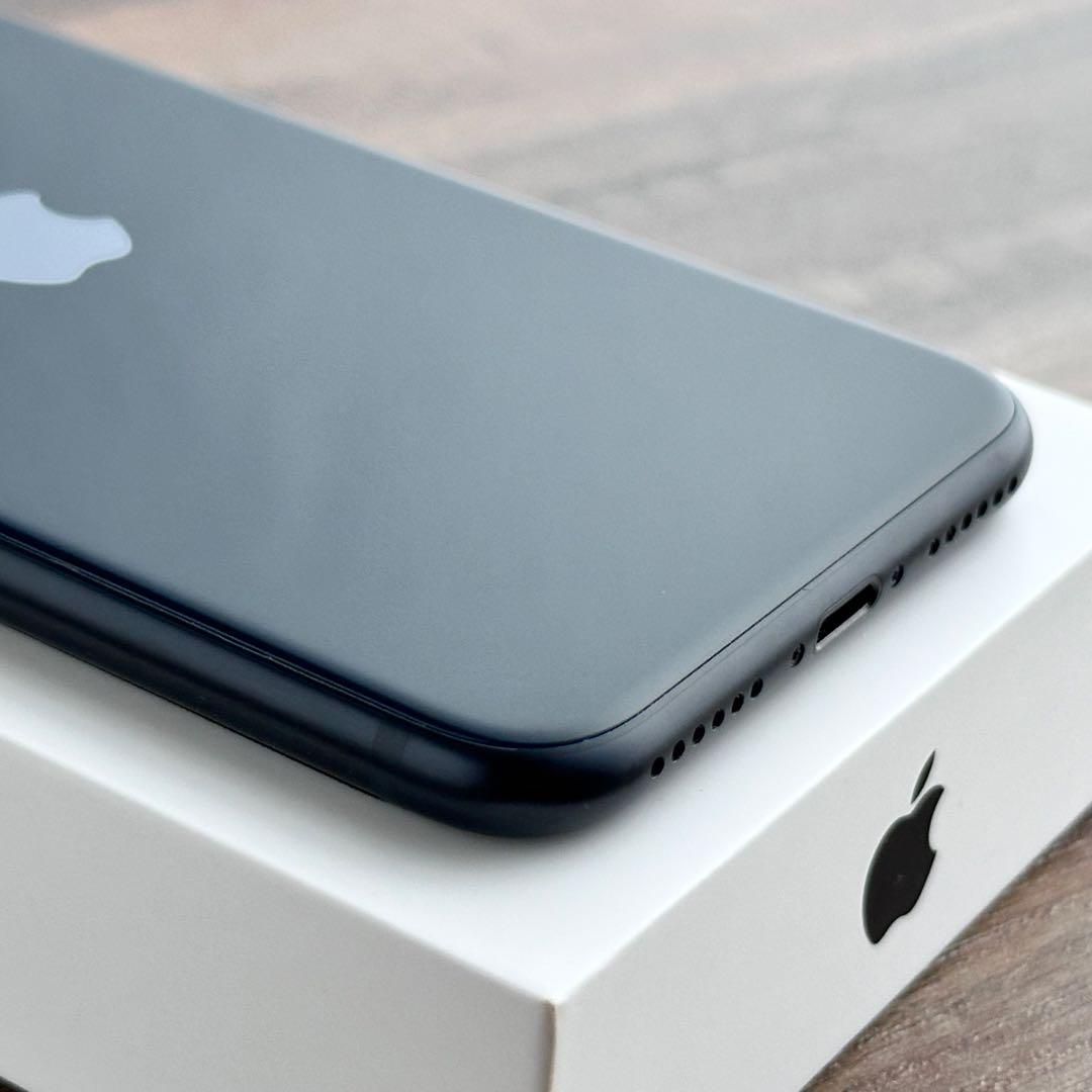 【上美品☆】iPhoneSE 第3世代 本体 Midnight 64GB
