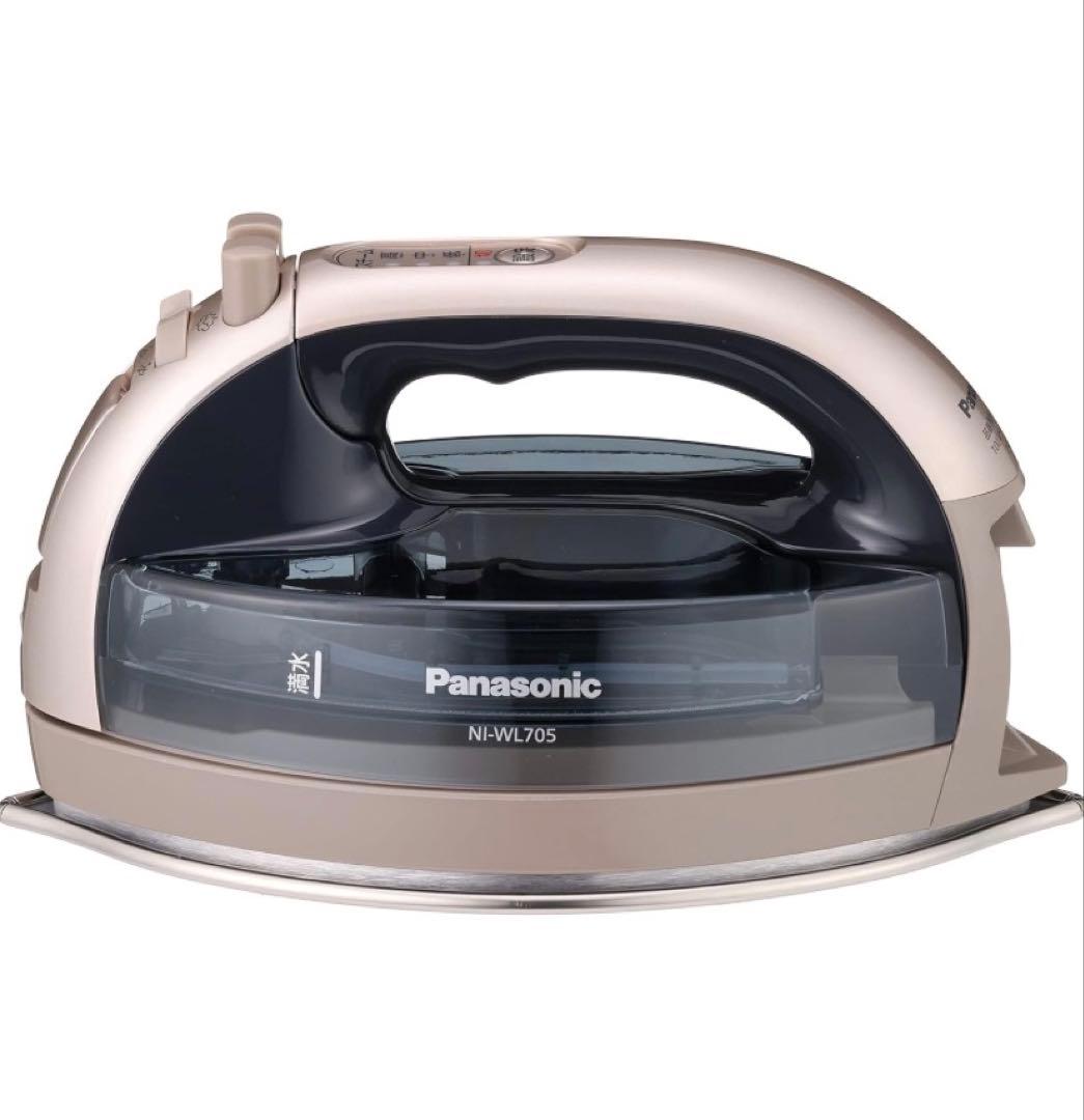 新品 Panasonic コードレス スチームアイロン NI-WL705-N 金