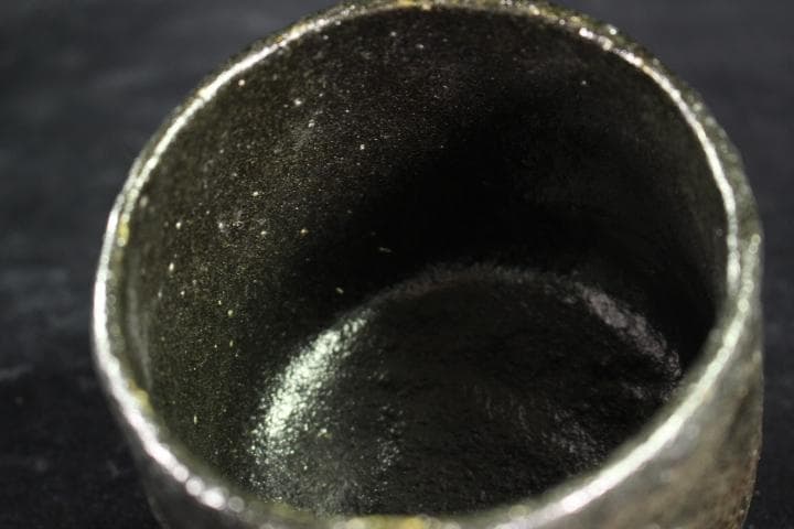 楽吉左衛門　十代　旦入　黒筒茶碗　共箱／楽吉左衛門　十一代　慶入極め・花押