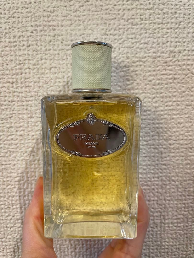 インフュージョン ドゥ プラダ イリス オードパルファム　PRADA