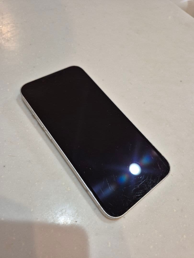 iPhone13本体 ホワイト