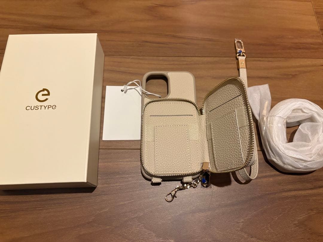 【新品】CUSTYPE ベージュ iPhone16ケース