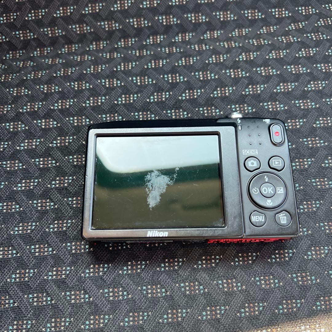 Nikon COOLPIX レッド 5倍光学ズーム