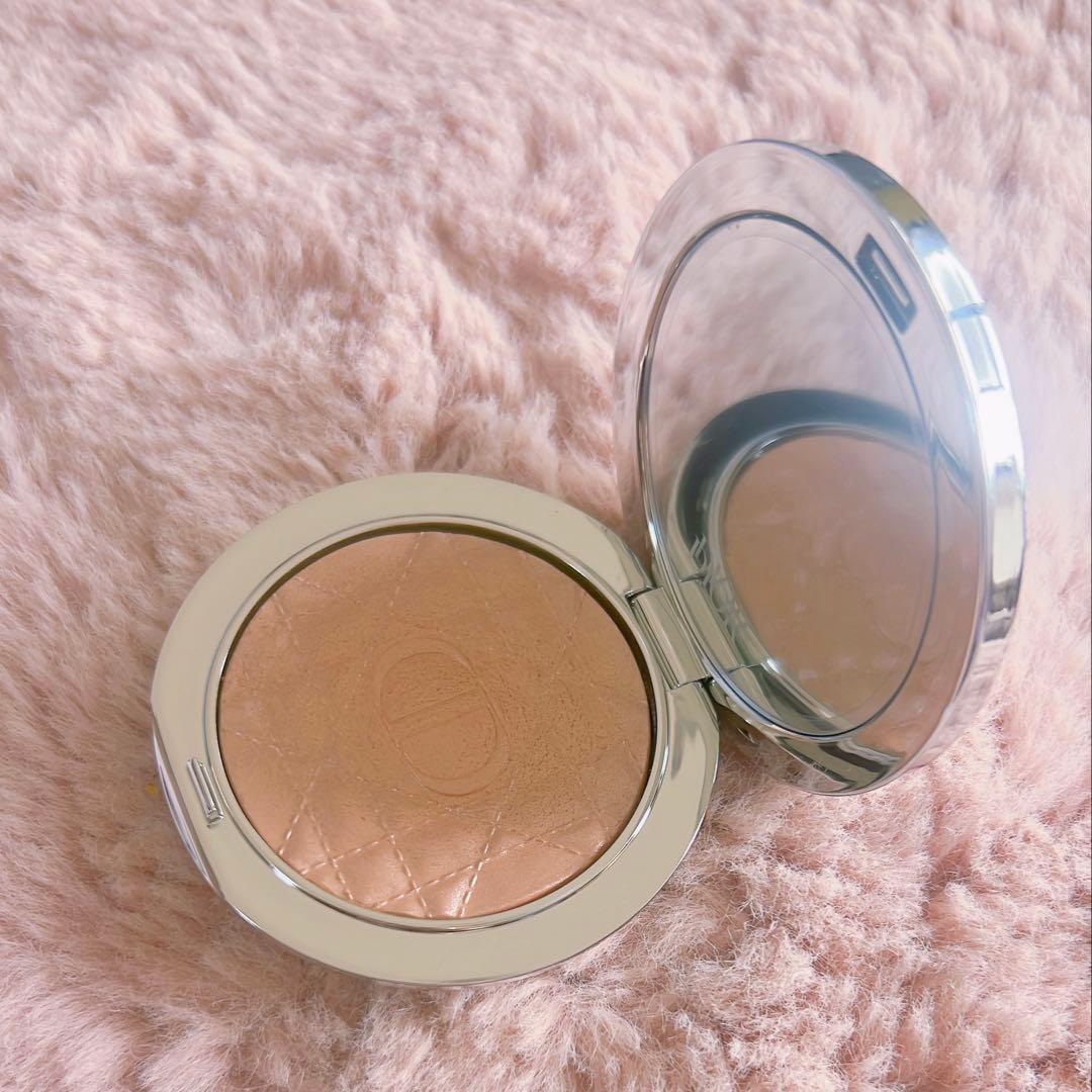 新品☆Dior フォーエヴァー グロウ イルミナイザー 02 ゴールド ヘイロー