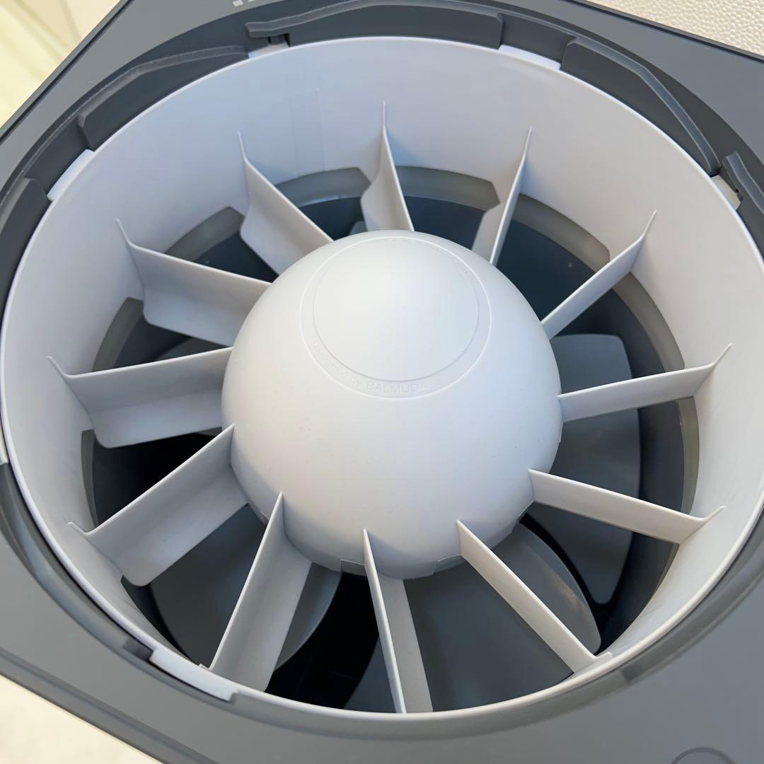 【ほぼ未使用】バルミューダ 強力 空気清浄機 A01A-GR 春花粉に【定6万】