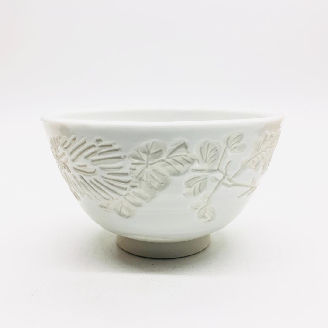 保管品 未使用品 出石焼 永澤 永山 白磁 菊 花彫 抹茶碗 陶器 茶道具 箱付