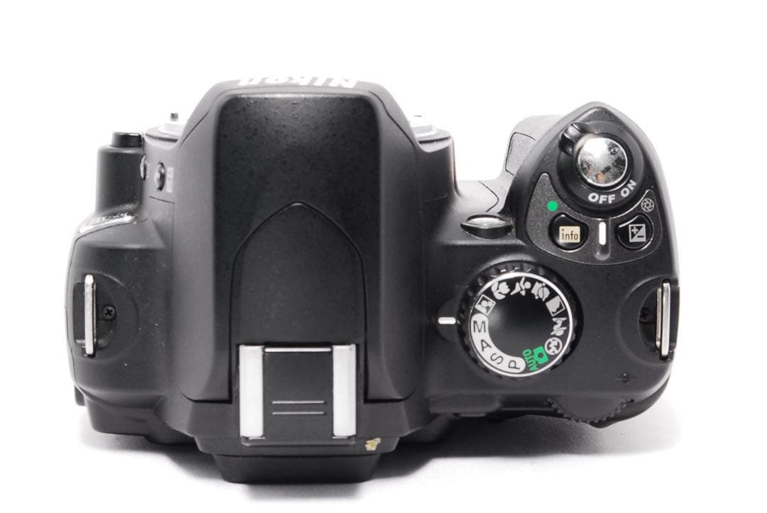 ◆Nikon D40◆ショット数僅か◆すぐ使える◆一眼レフカメラ◆スマホ転送◆