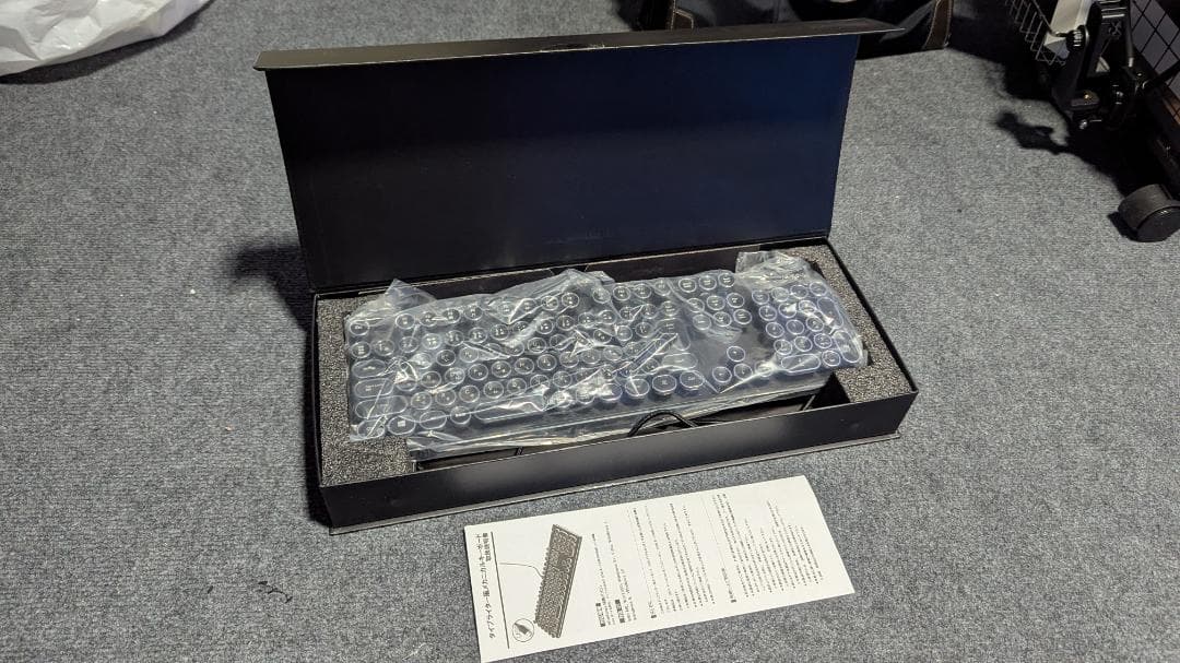 HKW　タイプライター風メカニカルキーボード