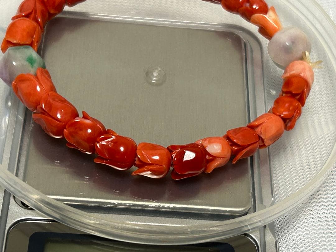 値下げ　珊瑚 翡翠 本珊瑚 花彫刻 細工 サンゴ ブレスレット