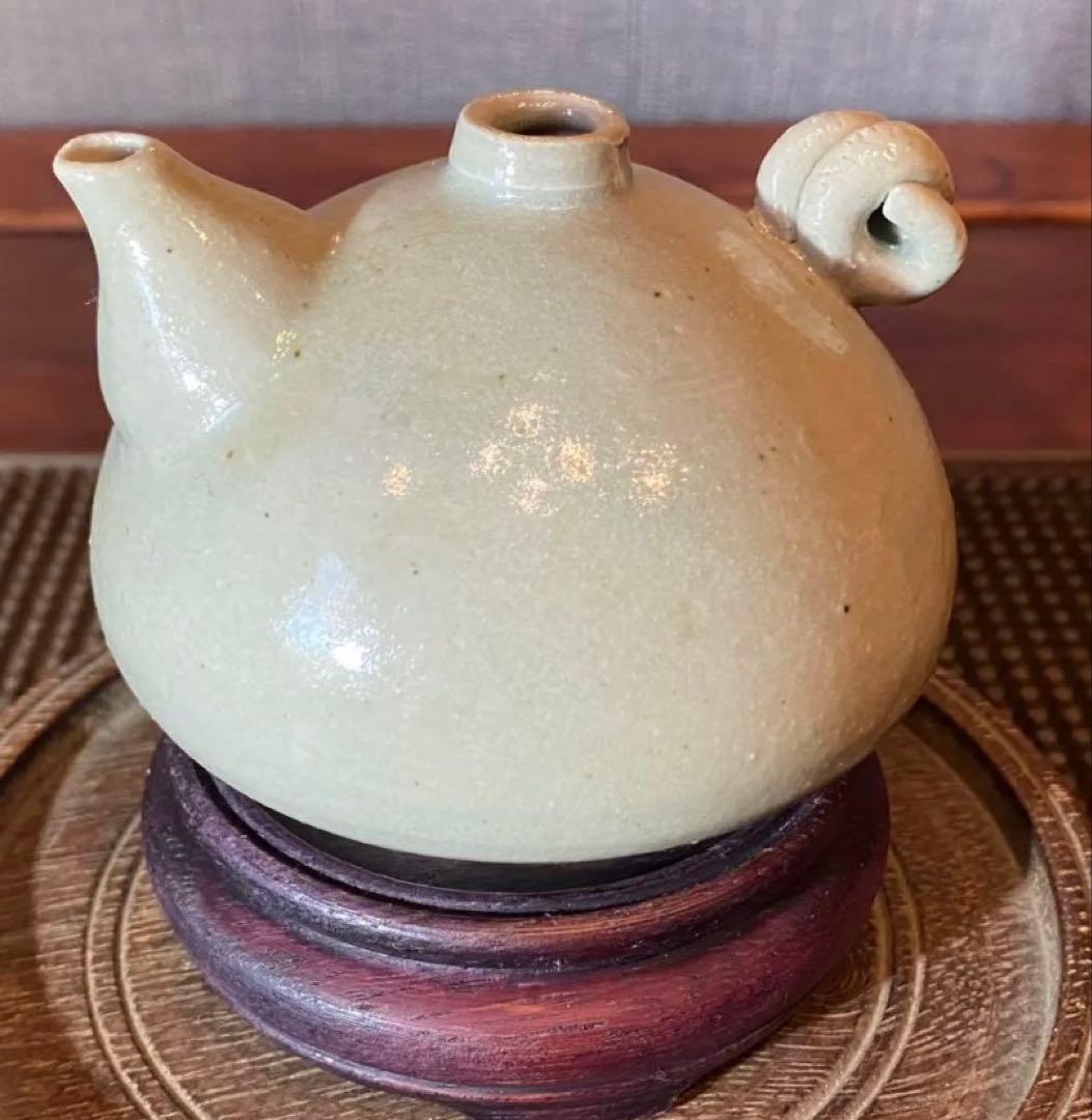 アンティーク・青白磁(影青・いんちん)耳付水滴　唐木鑑賞台座付・２点セット　レア