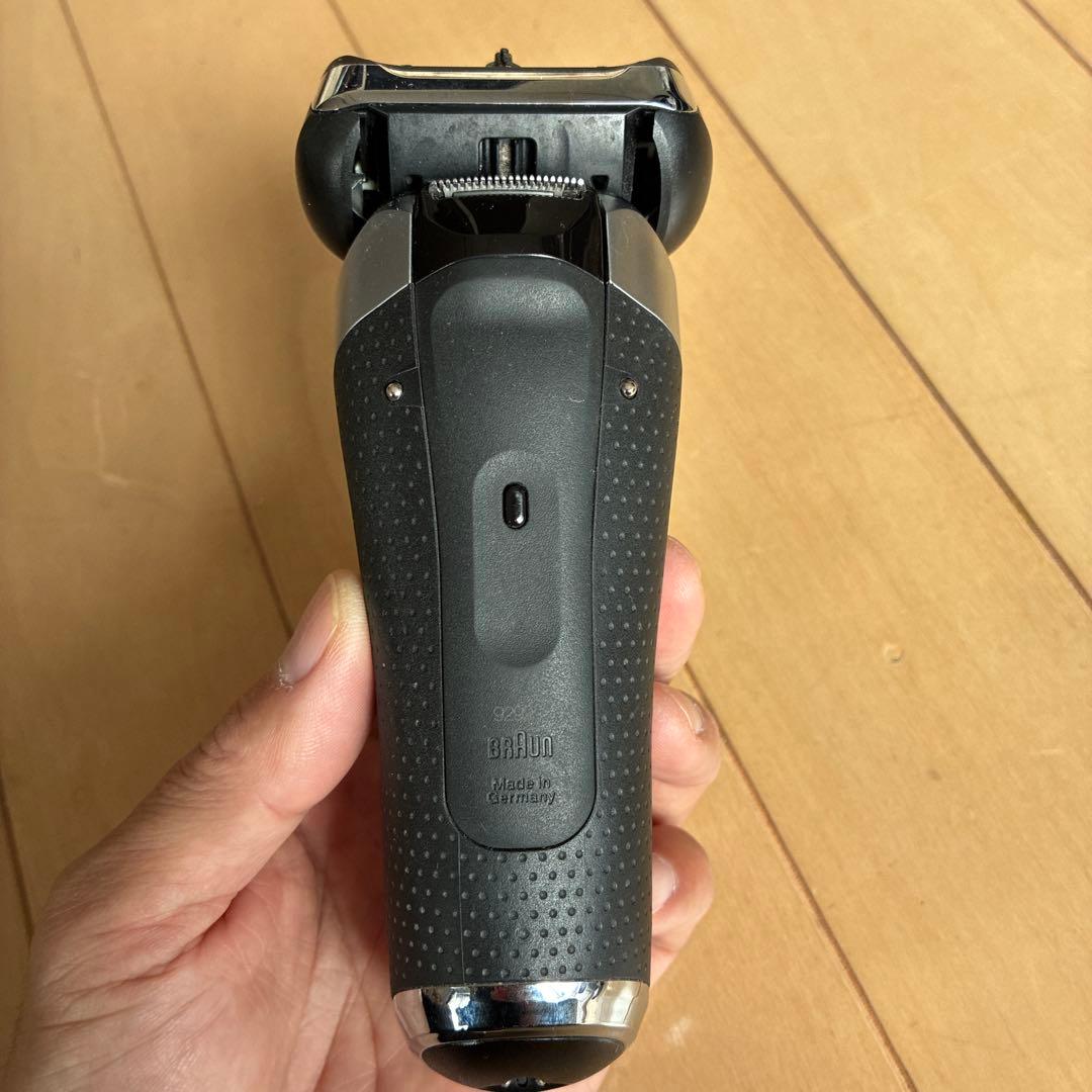 BRAUN 電気シェーバー シルバー•series9