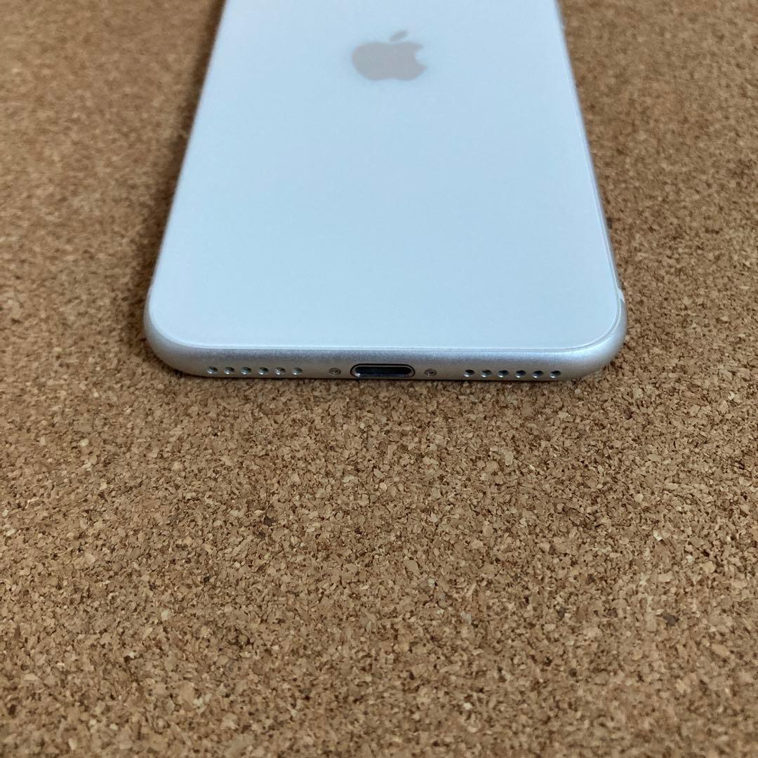4134【早い者勝ち】美品☆電池新品☆iPhoneSE2 64GB SIMフリー
