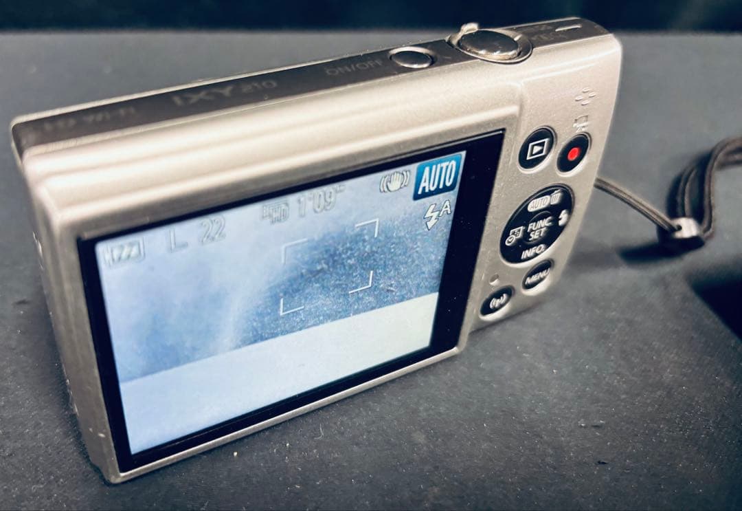 CANON IXY210 キャノン デジタルカメラ 充電器付き デジカメ