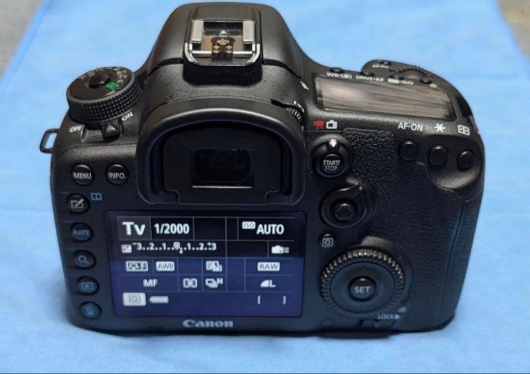 Canon EOS 7D Mark2 レンズ28-300 バッテリーグリップ付き