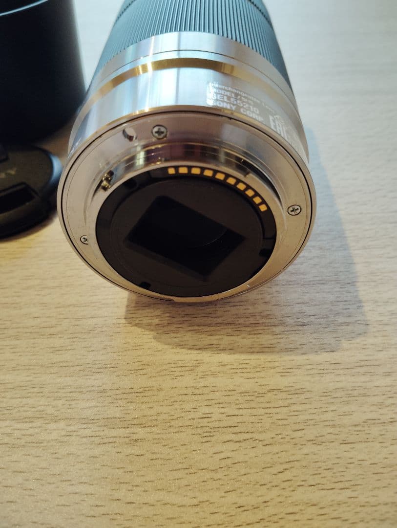 望遠レンズ　SONY E55-210mm OSS