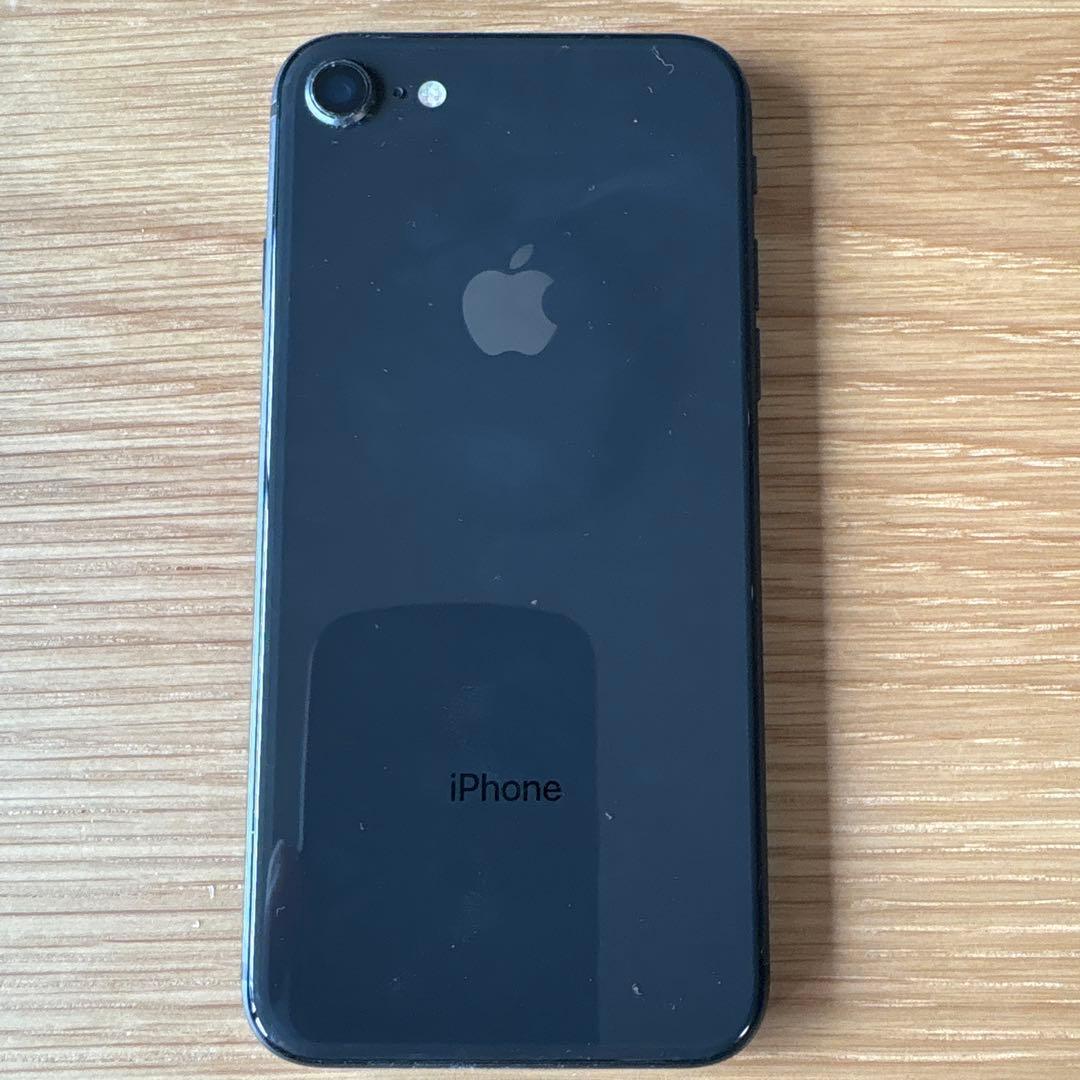 Apple iPhone 8 64GB スペースグレー　SIMロックあり