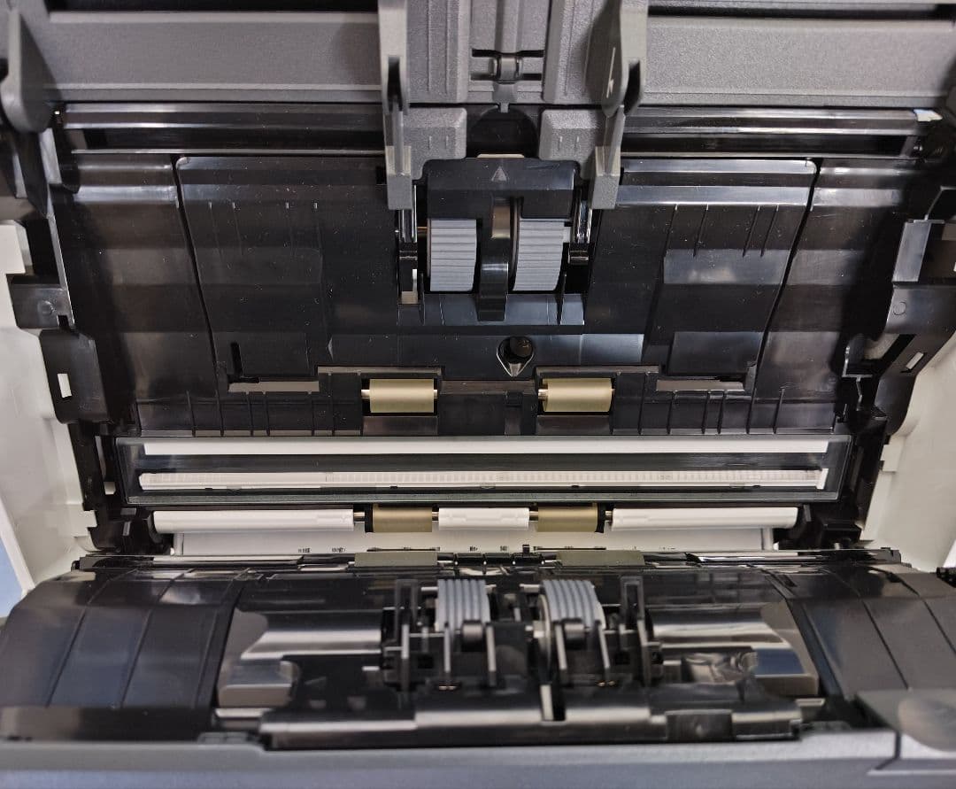 たまった書類を一気にスキャン 富士通 ScanSnap iX1500（白）