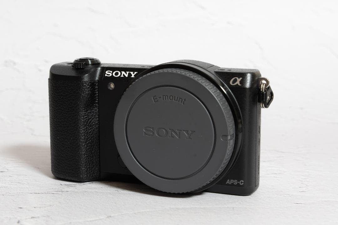 【美品】SONY α5100 APS-C Eマウント ミラーレス 超小型 軽量
