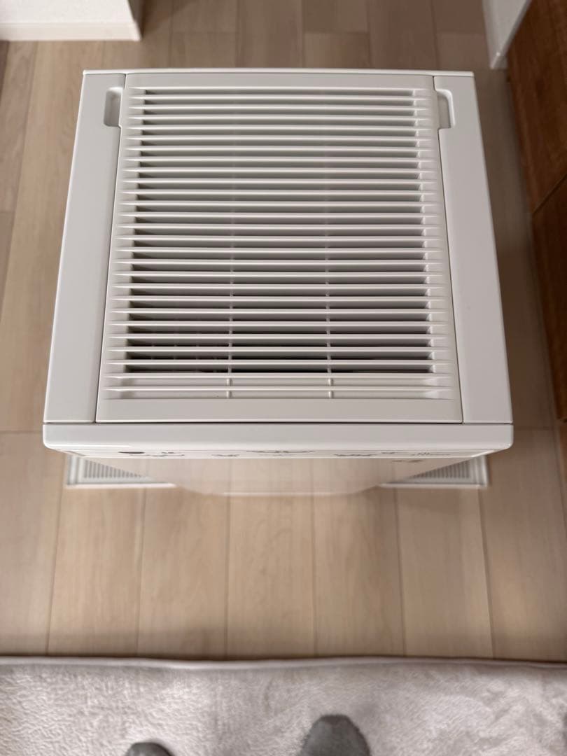 美品ダイキンホワイト 空気清浄除湿機 スリムタイプ