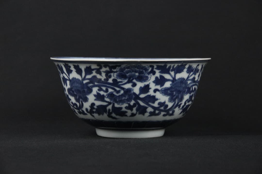 中国美術　青花　纏枝花文　碗　景徳鎮窯　中国古陶磁　明時代 EOM21-3