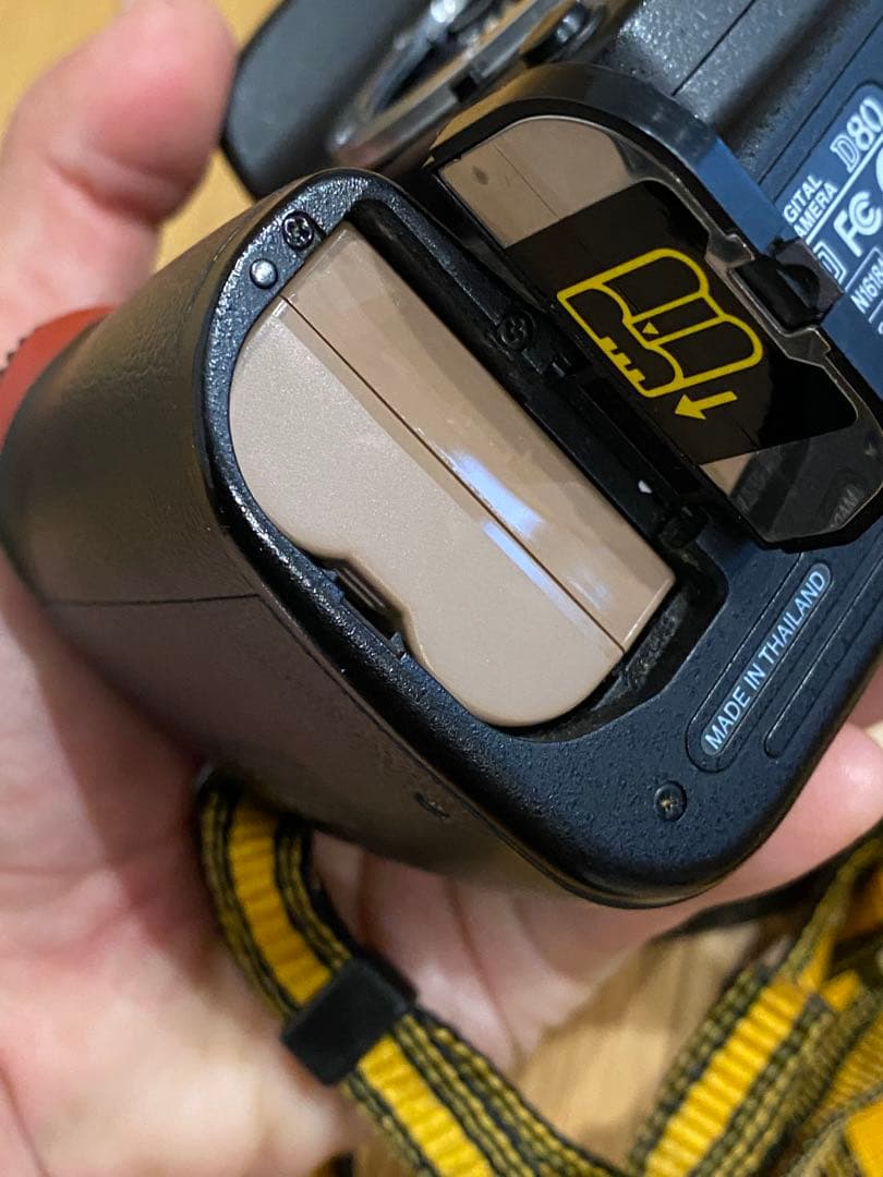 Nikon D80 CCDデジタル一眼 ニッコール35-70 レンズ付　動作品