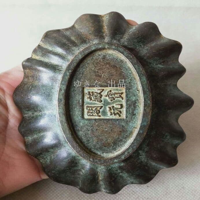 骨董品の真鍮の人魚の葉鉢の置物