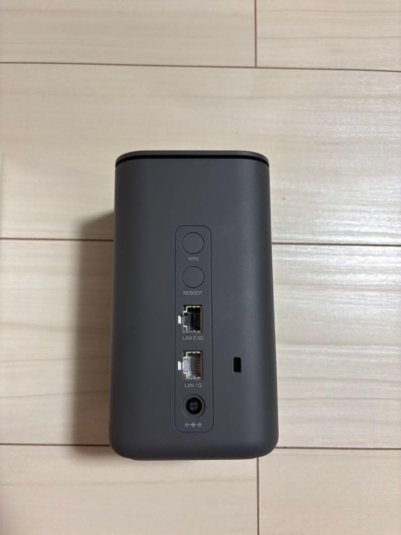NTTドコモ  5G HR02 本体セット（箱・説明書付き）