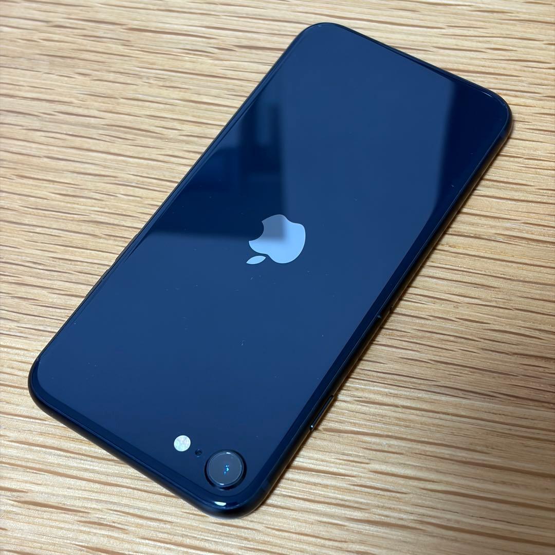 バッテリー新品　iPhoneSE第3世代64GB SIMフリー 172