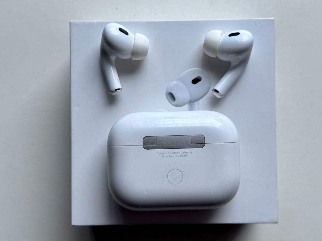 AirPods Pro 第二世代 ホワイト 充電ケース付き