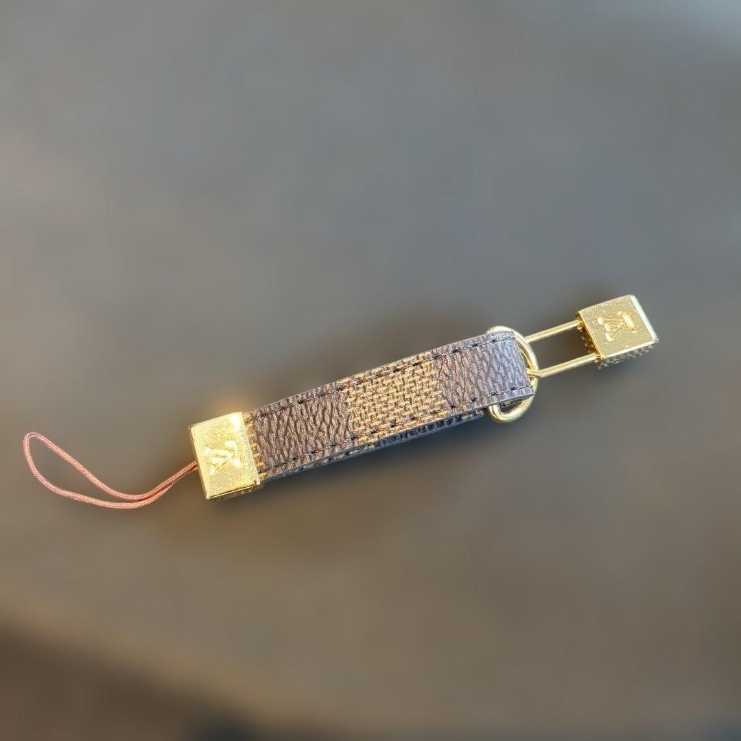 ルイヴィトン ダミエ カデナ 携帯 スマホ　ストラップ キーホルダー