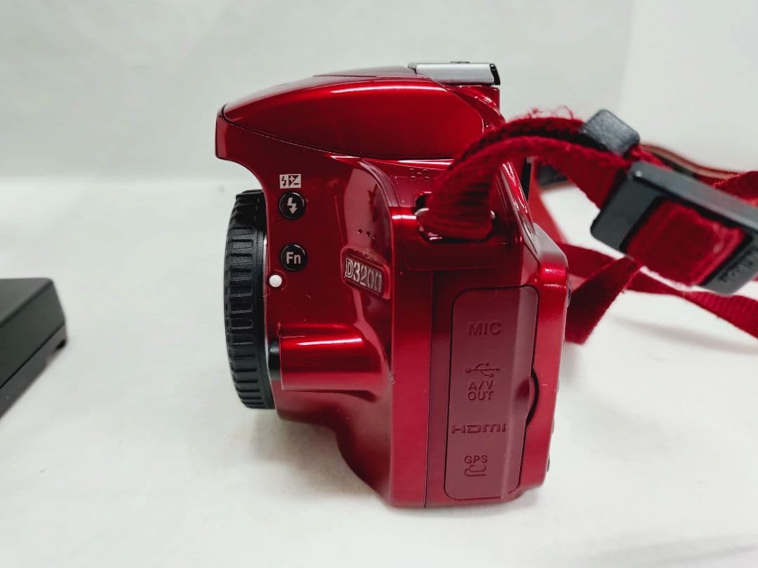 Nikon D3200 デジタル一眼レフカメラ レッド