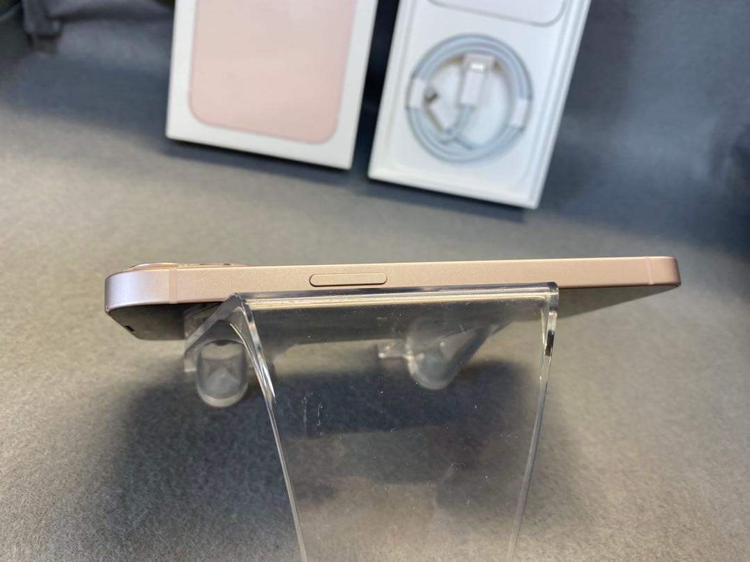 美品　国内版　SIMフリー　iPhone13 128Gピンク色