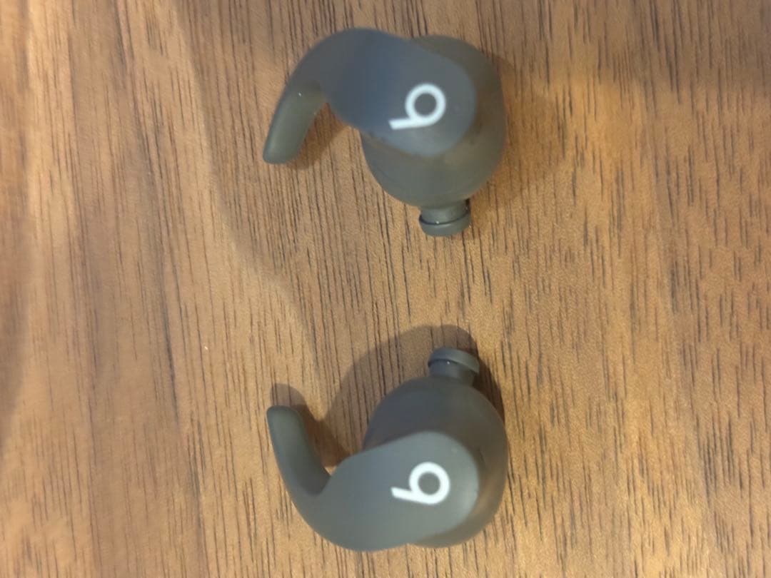Beats fit proワイヤレスイヤホン グレー