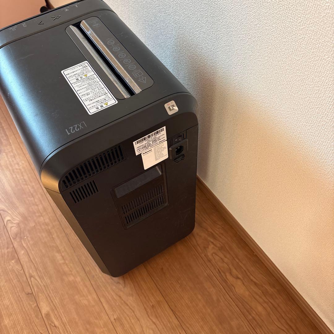 さらに値下げ！フェローズ（fellowes）シュレッダーLX211 ブラック