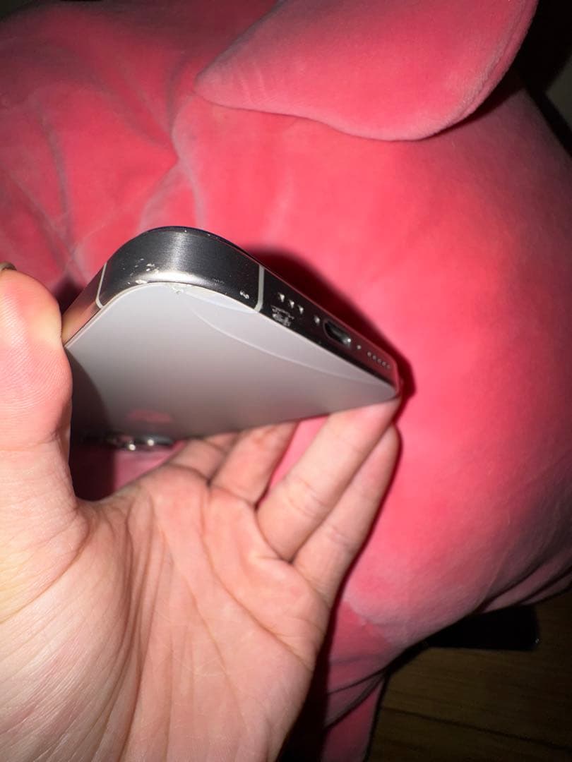 iPhone 15 pro 128GB ナチュラルチタニウム Luffy