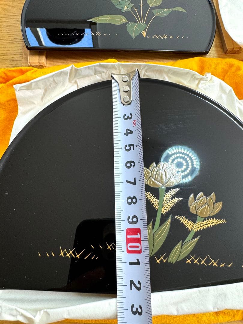 535 輪島塗　半月　銘々皿　五枚組　未使用品　共箱