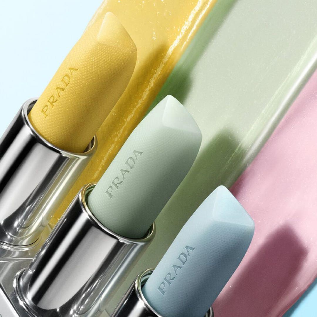 【ショッパー付き】新品　PRADA BEAUTYリップバームフロスティングケア