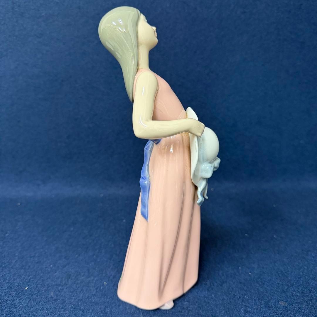 LLADRO リヤドロ 花だんの中で 5008 フィギュリン