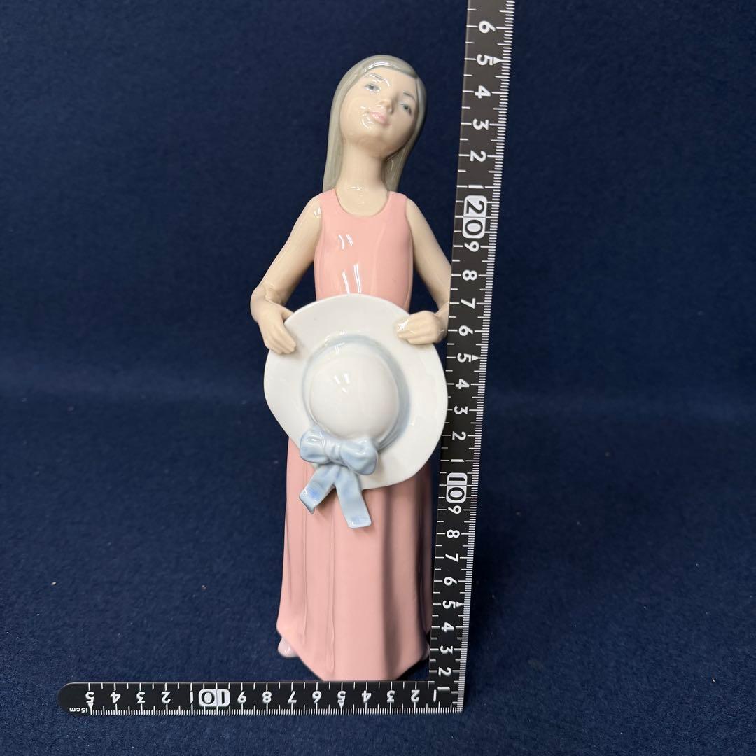 LLADRO リヤドロ 花だんの中で 5008 フィギュリン