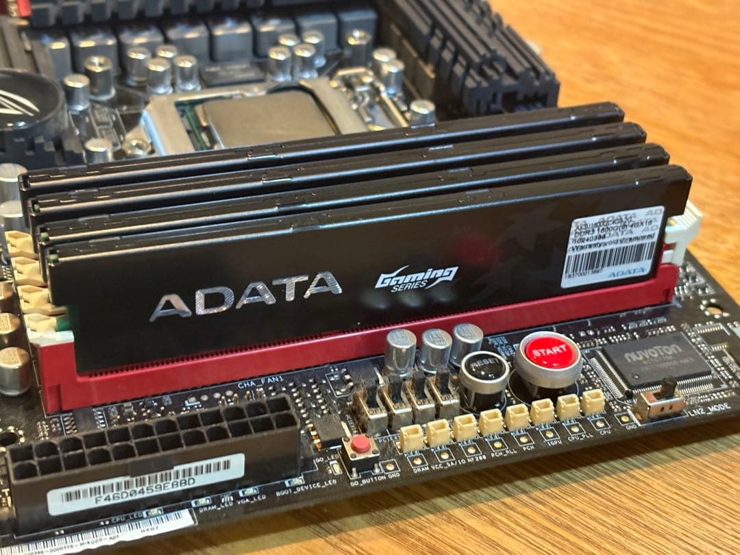 ASUS MAXIMUS IV EXTREME Z ATXマザーボードオマケ付き