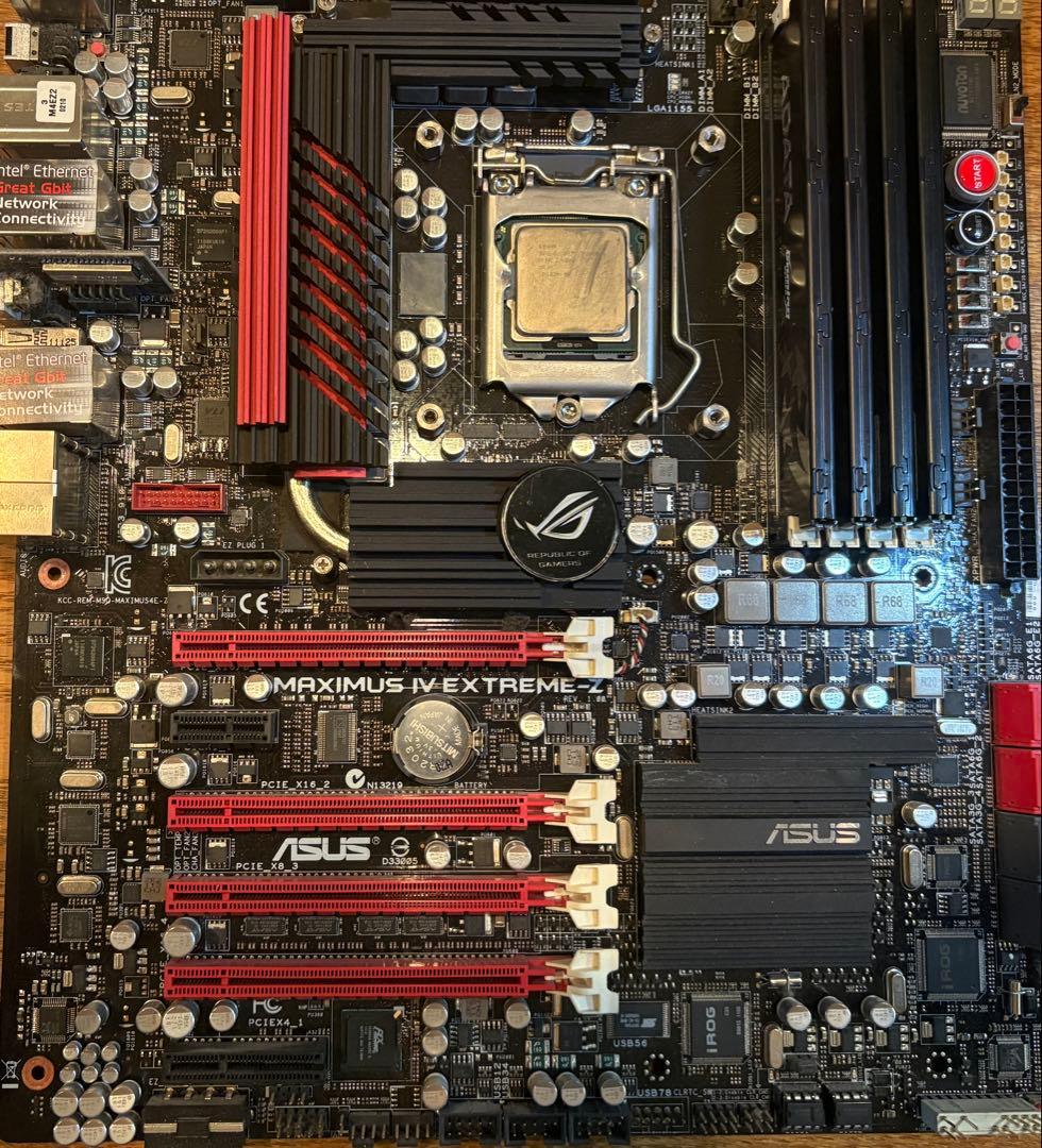 ASUS MAXIMUS IV EXTREME Z ATXマザーボードオマケ付き
