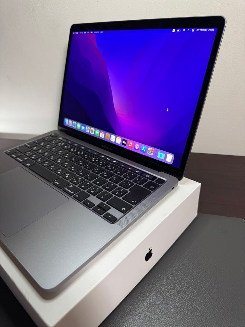 MacBook Pro 2020、13インチ、スペースグレイ。