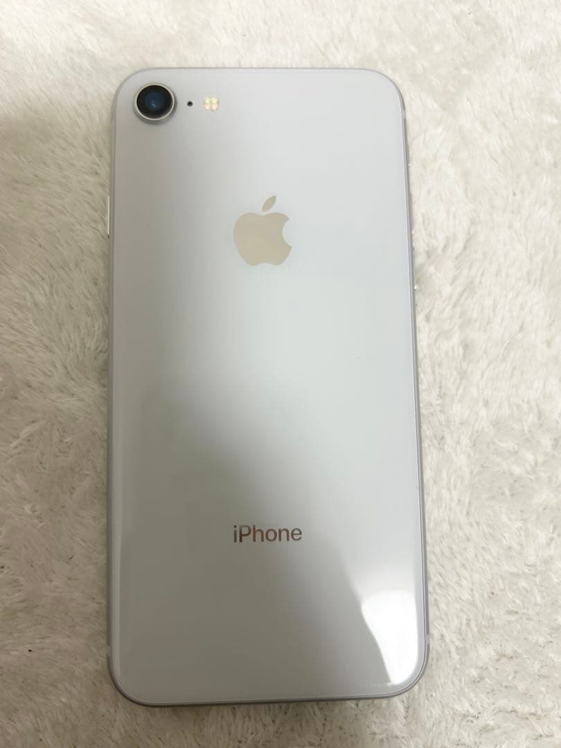 【美品】iPhone8 シルバー本体　SIMフリー　64GB